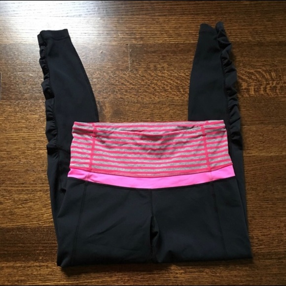 Lululemon Spirit High Rise Ruffled BlackLeggings size 6 - Picture 2 of 6